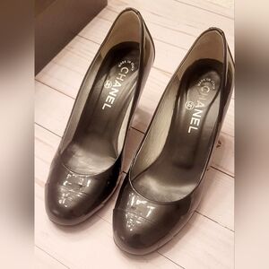 ✨️CHANEL✨️ Black leather Heels